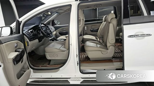 Kia The New Carnival 2019 Белый из Кореи, фото 2