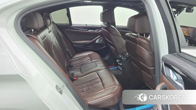 BMW 5 Series (G30) 2022 Белый из Кореи, фото 2