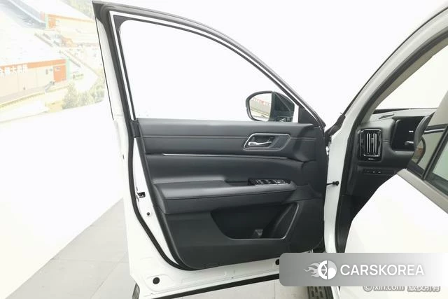 Nissan Exploring the land 2024 Белый из Китая, фото 2