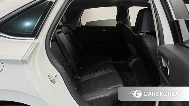 Volkswagen 7th Generation of Jetta 2024 Белый из Кореи, фото 2