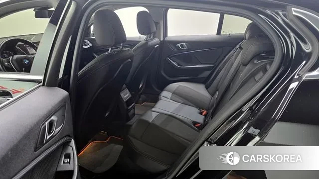 BMW 1 Series (F40) 2020 Черный из Кореи, фото 2