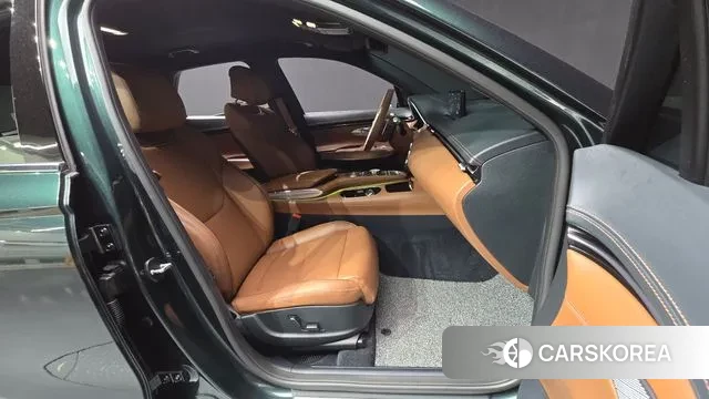 Genesis GV70 2022 Темно-зеленый из Кореи, фото 2