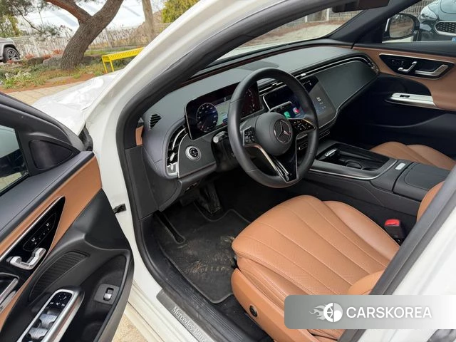 Mercedes-Benz E-Class W214 2024 Белый из Кореи, фото 2