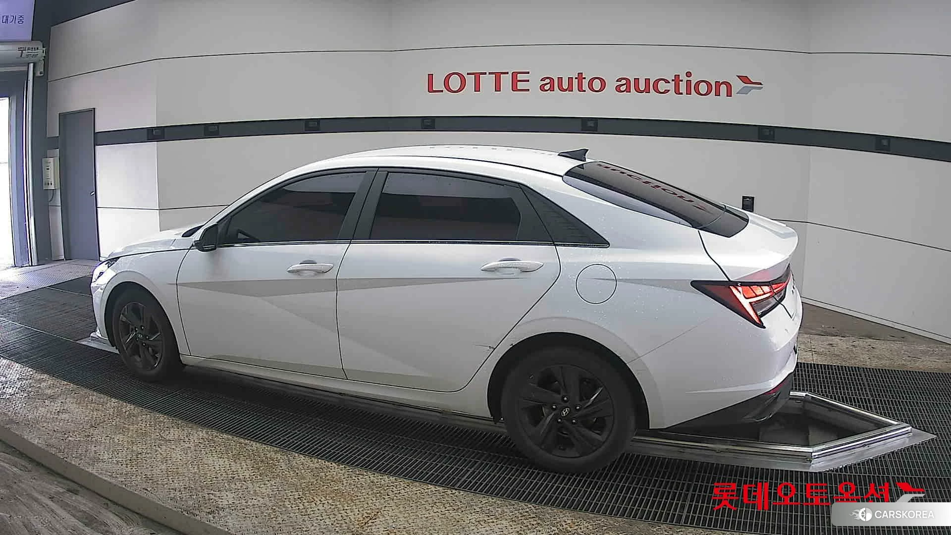 Hyundai Avante 2021 Polar White из Кореи, фото 2