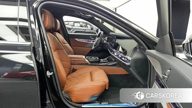 BMW 7 Series (G70) 2025 Черный из Кореи, фото 2