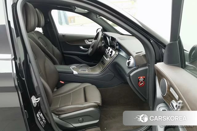 Mercedes-Benz GLC 2021 Черный из Китая, фото 2
