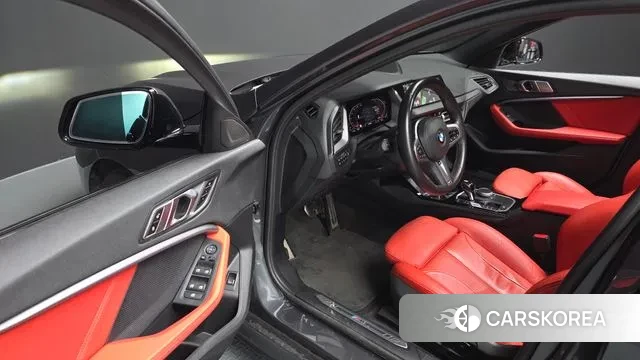 BMW 1 Series (F40) 2021 Серый из Кореи, фото 2