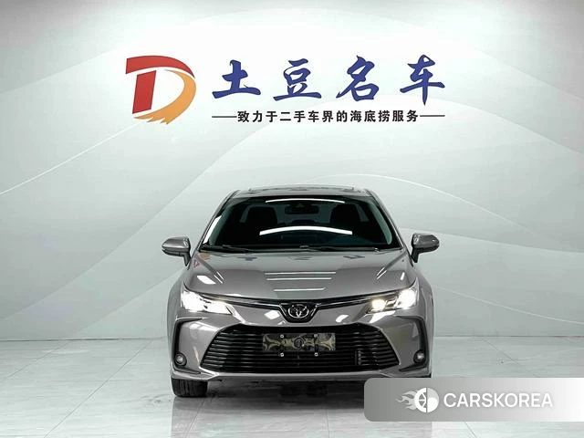 Toyota Corolla 2023 Серебристо-серый из Китая, фото 2