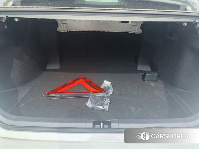 Toyota Camry 2024 Белый из Китая, фото 2