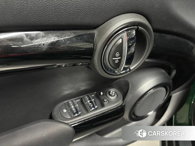 Mini Cooper 2021 Зеленый из Кореи, фото 2