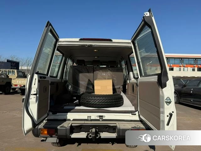 Toyota Land Cruiser 70 Series 2025 Белый из Китая, фото 2