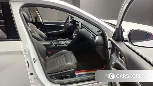 Genesis The New G70 2023 Белый из Кореи, фото 2