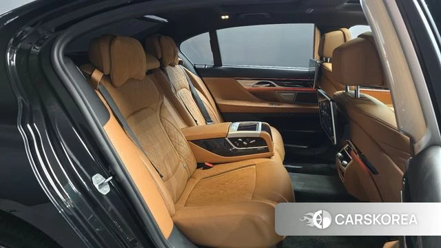 BMW 7 Series (G11) 2020 Черный из Кореи, фото 2