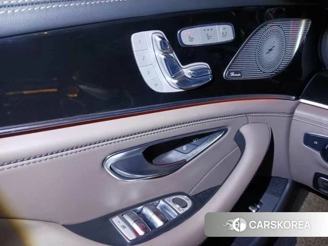 Mercedes-Benz AMG GT 2021 Белый из Кореи, фото 2