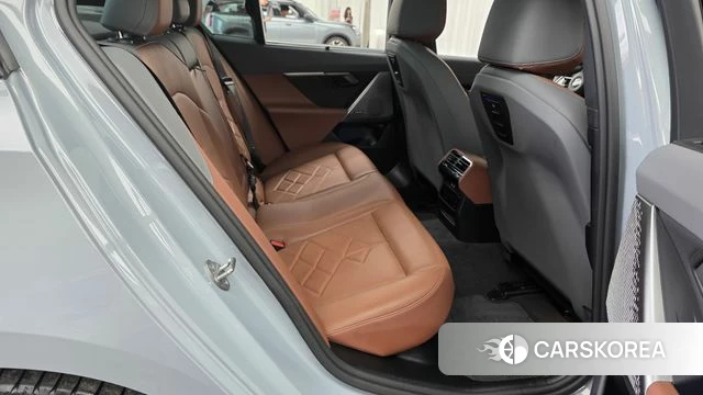 BMW 5 Series (G60) 2024 Серебристо-серый из Кореи, фото 2