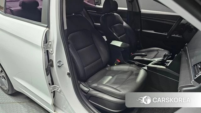 Hyundai Avante AD 2018 Белый из Кореи, фото 2