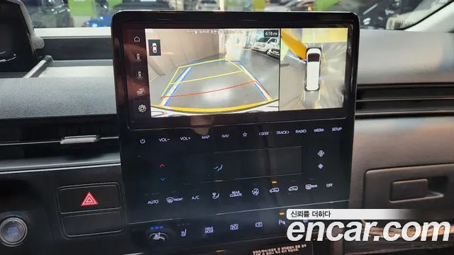 Hyundai Staria 2023 Желтый из Кореи, фото 2