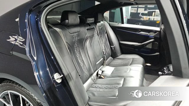 BMW 5 Series (G30) 2021 Черный из Кореи, фото 2