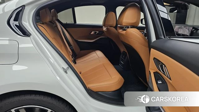 BMW 3 Series (G20) 2025 Белый из Кореи, фото 2