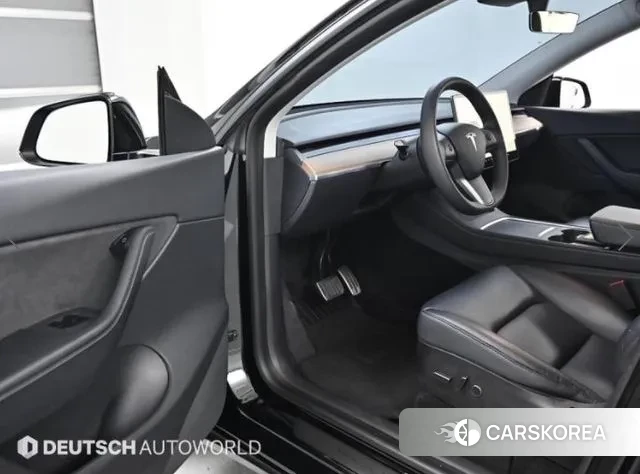 Tesla Model Y 2021 Черный из Кореи, фото 2