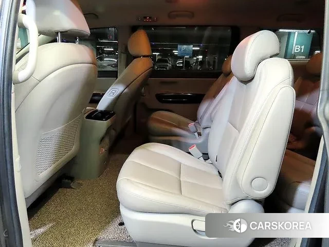 Kia The New Carnival 2019 Серый из Кореи, фото 2