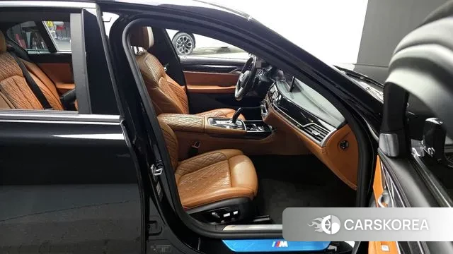 BMW 7 Series (G11) 2019 Черный из Кореи, фото 2