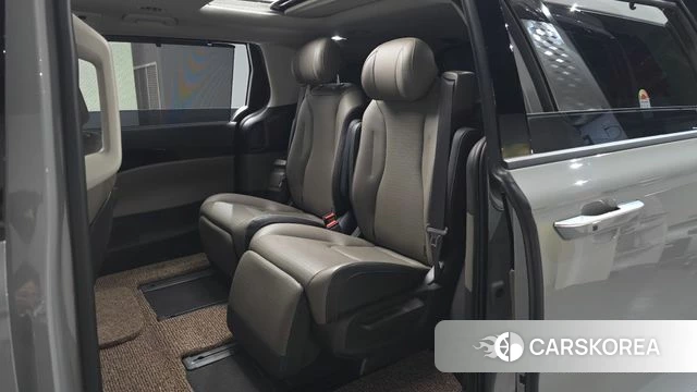 Kia The New Carnival 4th Generation 2024 Серебристо-серый из Кореи, фото 2