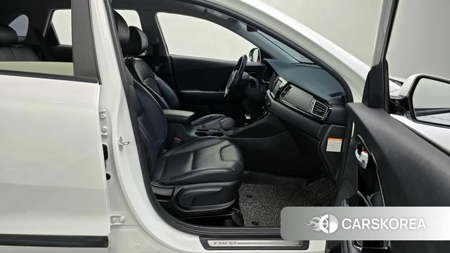 Kia Niro 2018 Белый из Кореи, фото 2