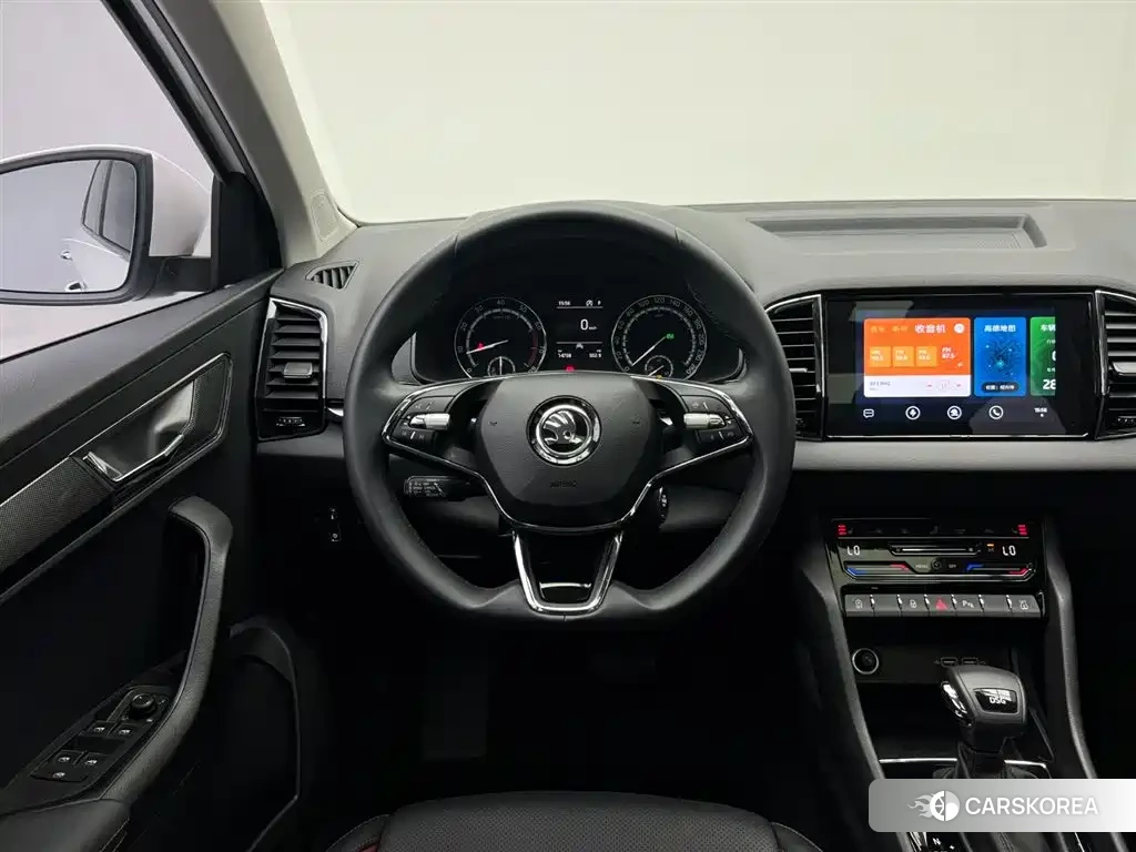 Skoda Karoq 2021 Белый из Китая, фото 2