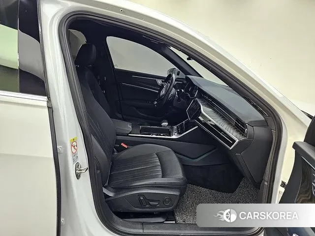 Audi A6 (C8) 2020 Белый из Кореи, фото 2