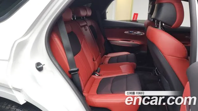 Genesis GV70 2023 Белый из Кореи, фото 2