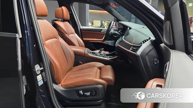 BMW X7 (G07) 2022 Черный из Кореи, фото 2