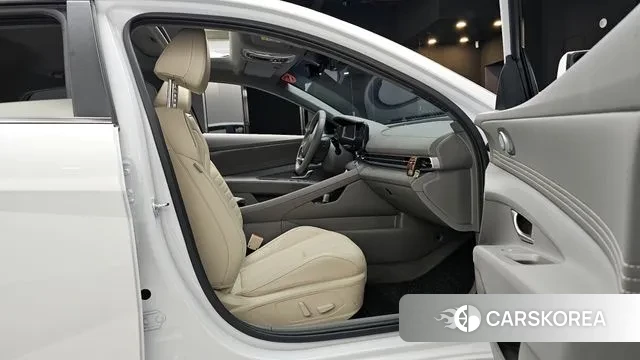 Hyundai The New Avante (CN7) 2024 Белый из Кореи, фото 2