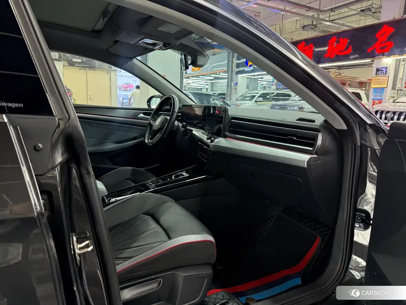 Volkswagen Lamando 2023 Silver/gray из Китая, фото 2