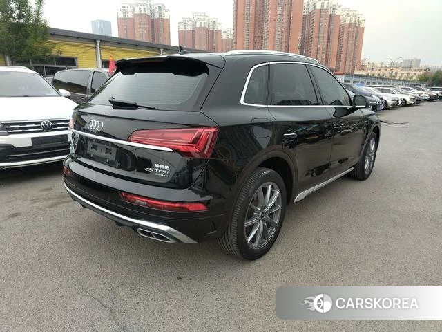Audi Q5L 2022 Черный из Китая, фото 2