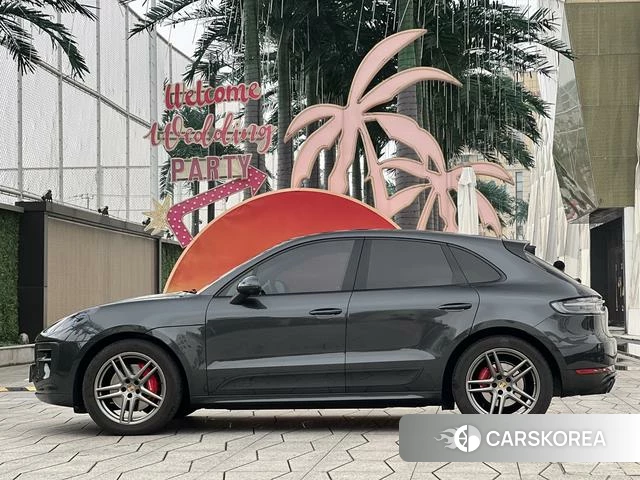 Porsche Macan 2021 Темно-серый из Китая, фото 2