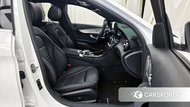 Mercedes-Benz C-Class W205 2018 Белый из Кореи, фото 2