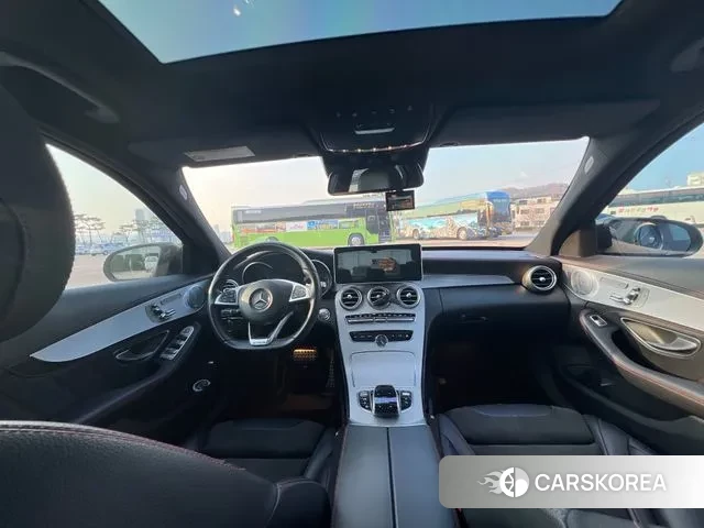 Mercedes-Benz C-Class W205 2018 Черный из Кореи, фото 2