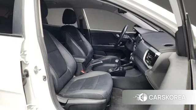 Kia Stonic 2019 Белый из Кореи, фото 2