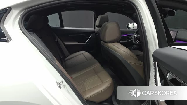 BMW 5 Series (G60) 2025 Белый из Кореи, фото 2