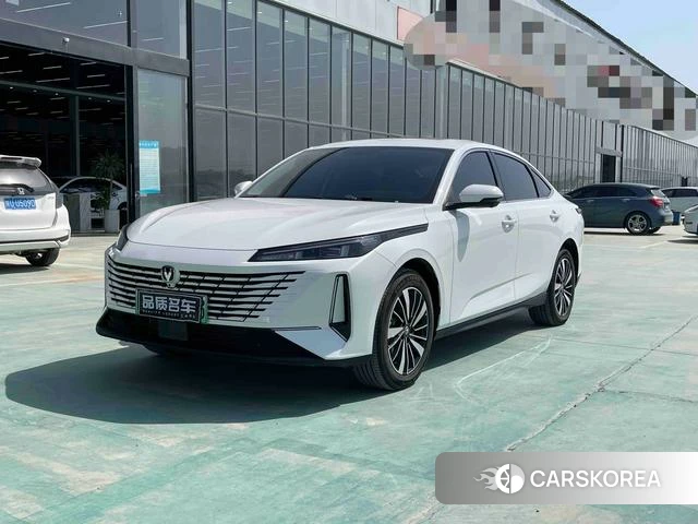 Chang'an Yidong PHEV 2026 Белый из Китая, фото 2