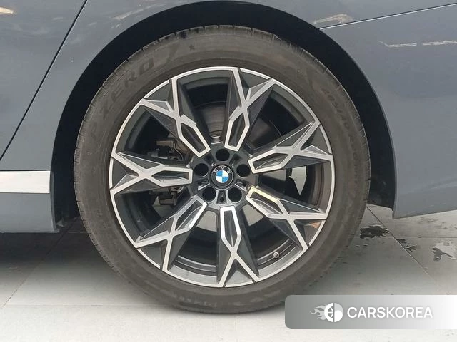 BMW 7 series 2024 Темно-серый из Китая, фото 2