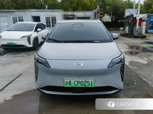 Aian AION Y 2025 Серебристо-серый из Китая, фото 2