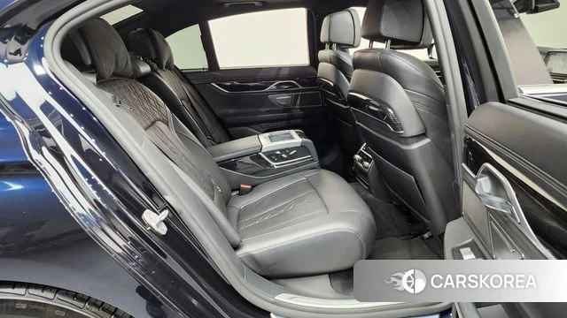 BMW 7 Series (G11) 2018 Черный из Кореи, фото 2