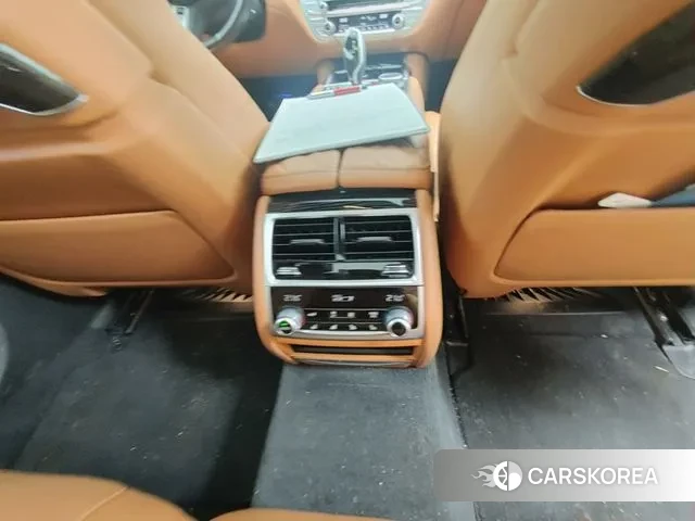 BMW 7 Series (G11) 2021 Серебристо-серый из Кореи, фото 2