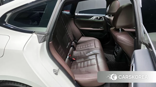 BMW i4 2022 Белый из Кореи, фото 2