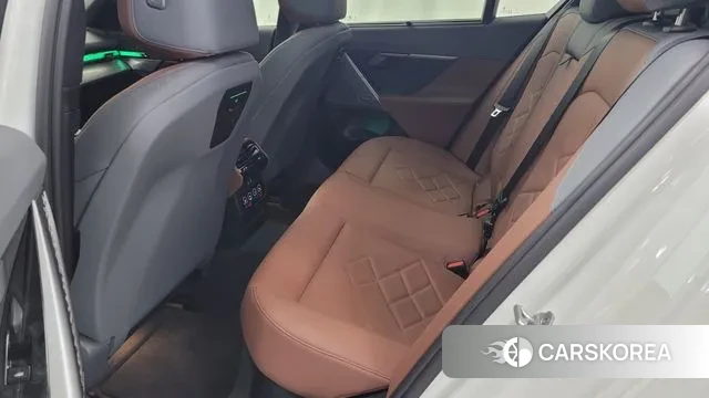 BMW 5 Series (G60) 2025 Белый из Кореи, фото 2