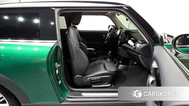 Mini Cooper 2021 Зеленый из Кореи, фото 2