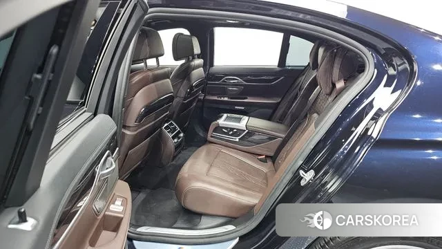 BMW 7 Series (G11) 2018 Черный из Кореи, фото 2