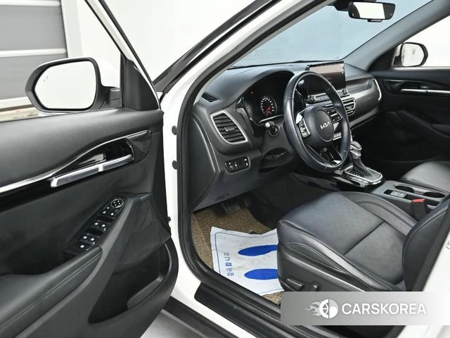 Kia Seltos 2022 Белый из Кореи, фото 2